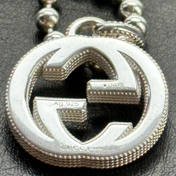 Gucci: Beaded Sterling Silver Interlocking GG Necklace - Picture 9 of 16